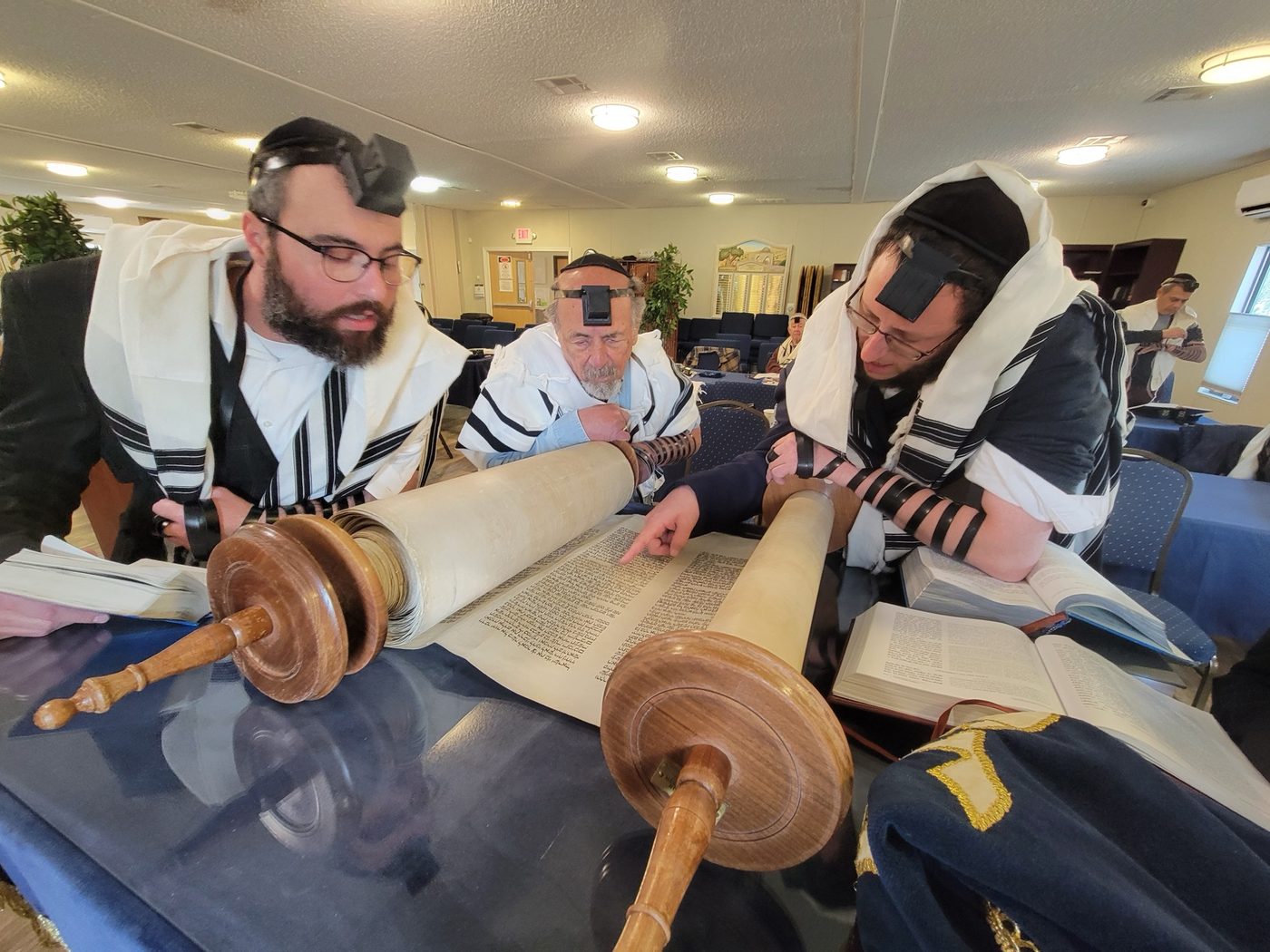 Reading the megillah from parchment